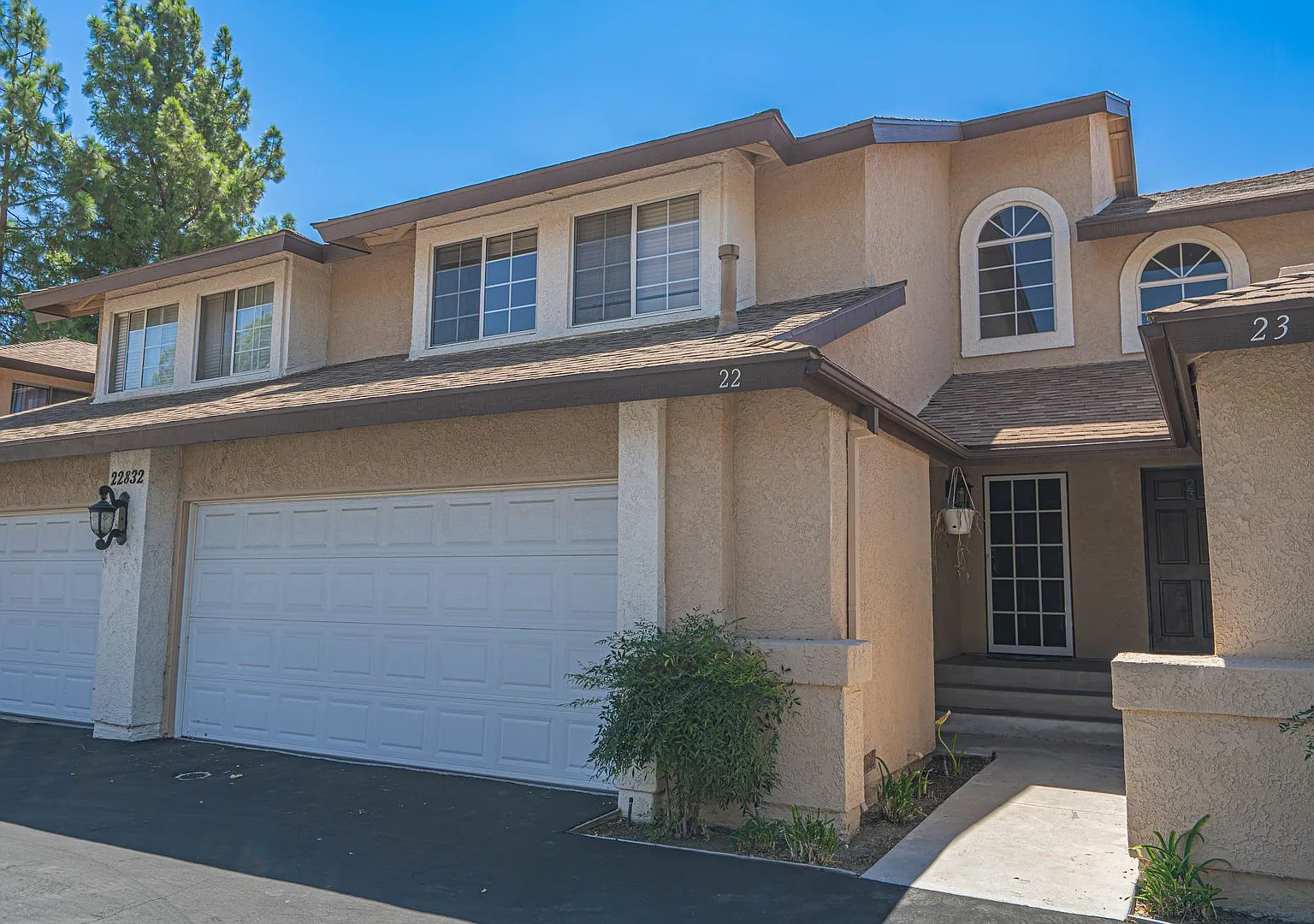 Charming 3-Bedroom Home in the Mountain View Court Community! — Photo 1