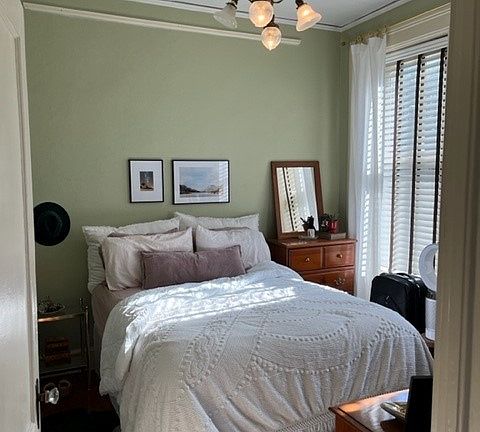 4th image of 107 W Liberty St #6