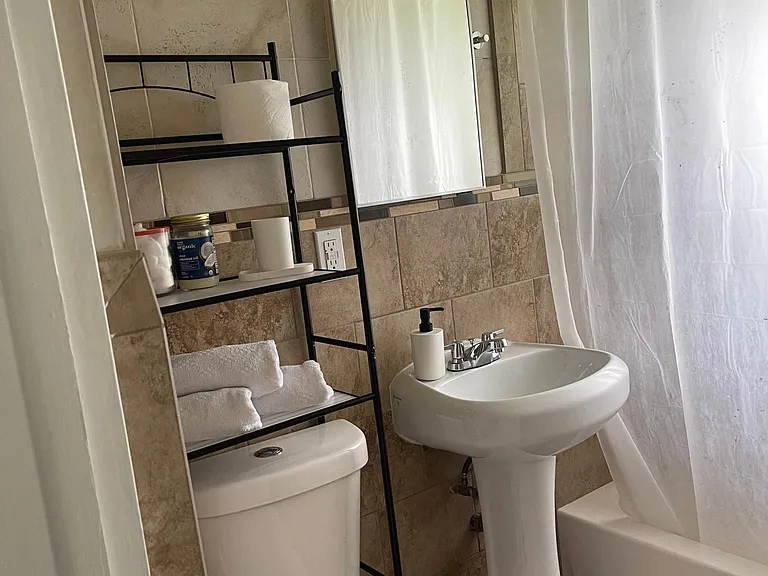 Full bath in main 3x1 bathroom or 4x2