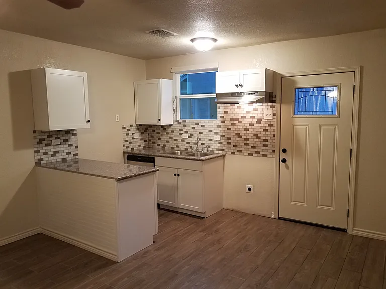 418 E Highland Blvd #B — Photo 7