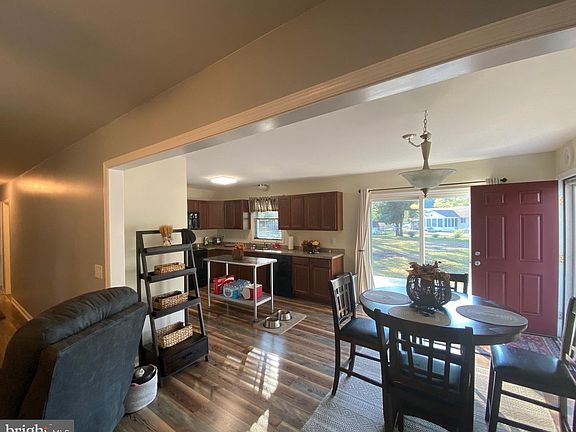 4th image of 28851 Johnsons Dr