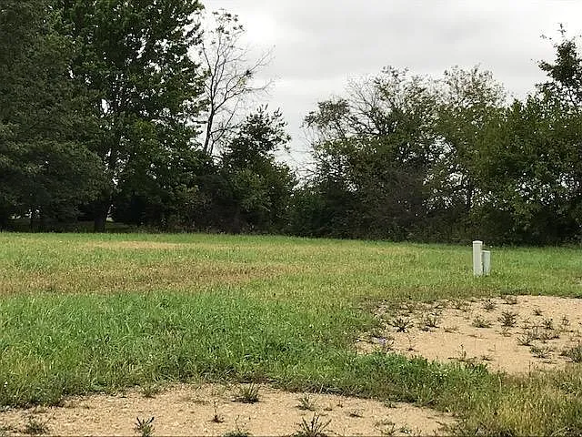 1123 Sheffield Blvd photo 1