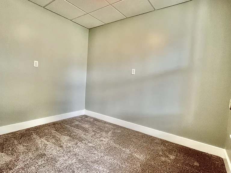 117 W Hemlock St — Photo 8