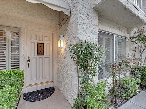 4th image of 6948 Emerald Springs Ln