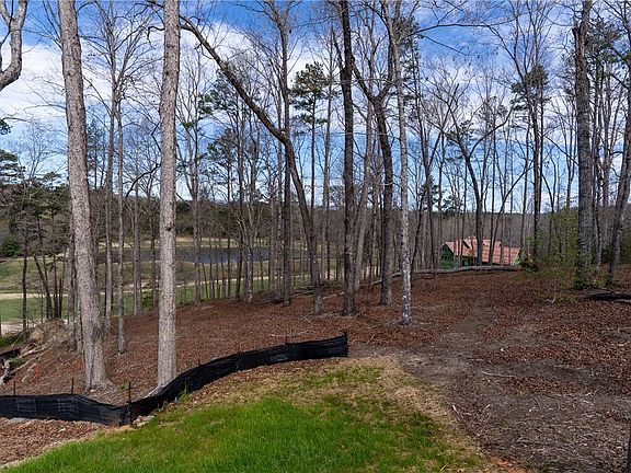 5th image of 4 Fairways Edge Dr