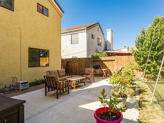 3rd image of 5053 Laguna Park Dr