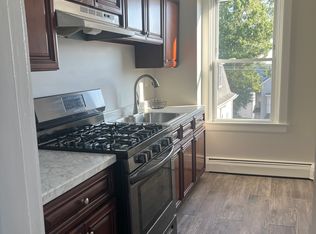 424 Robeson St #3R, Fall River, MA 02720