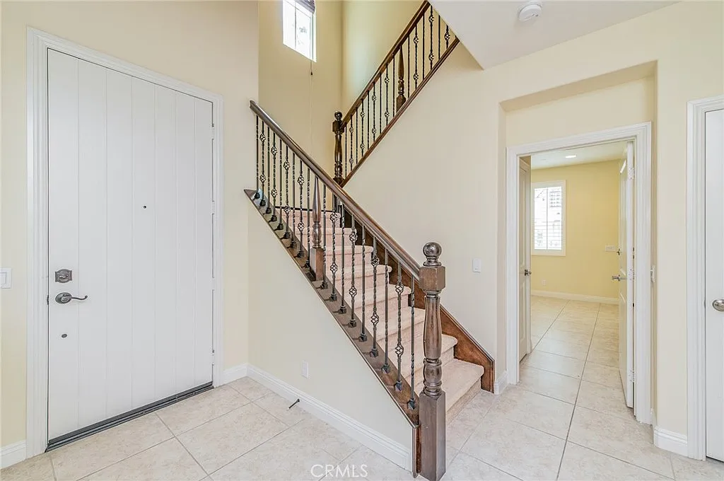 4 bed, 4.5 bath, 2439 sqft, $5,800 — Photo 4