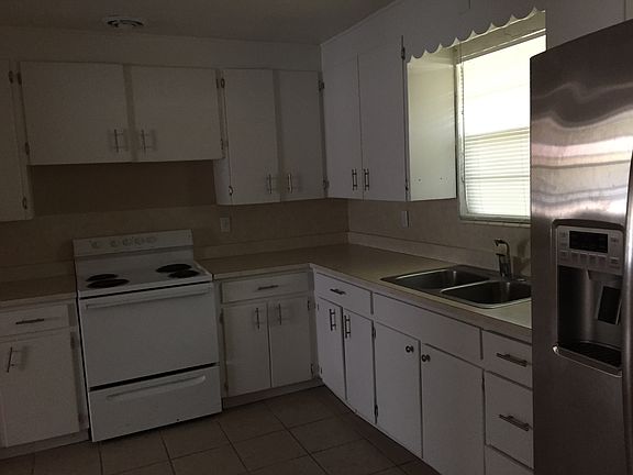 2nd image of 713 Angelina Ln
