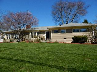 14 Crowfield Dr, Warwick, RI 02888