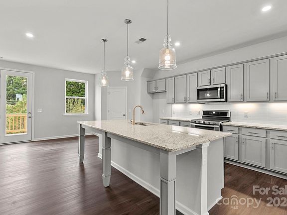 4th image of 6993 Waterstone Dr