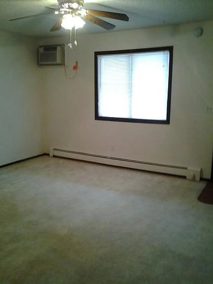 Mason City 8-Unit — Photo 4
