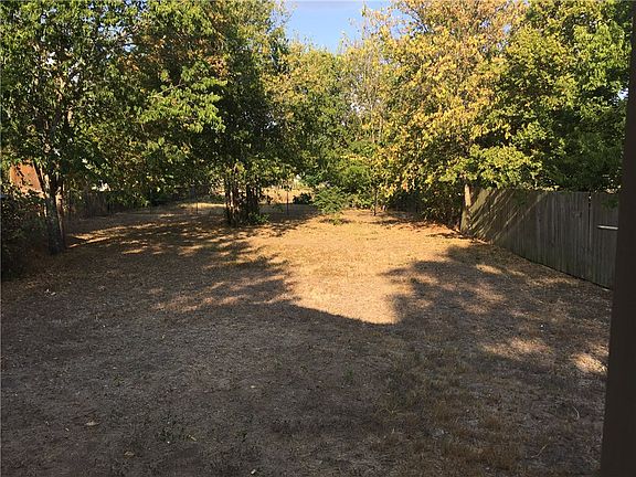 4th image of 2305 Main St