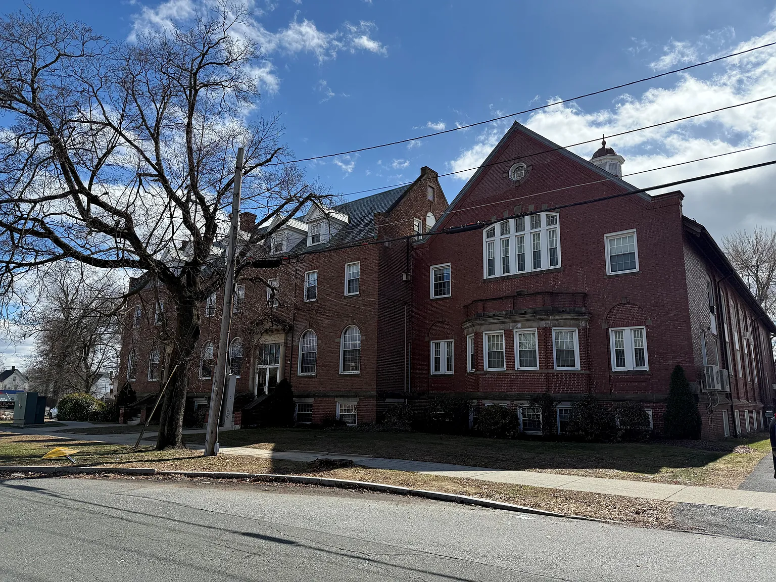 Summit Place Apartments — Photo 3