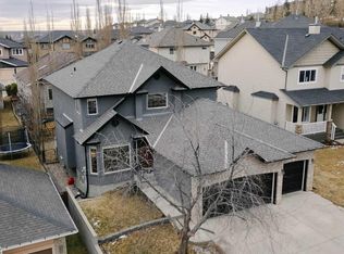 69 N Elkton Way SW, Calgary, AB T3H 4Y9