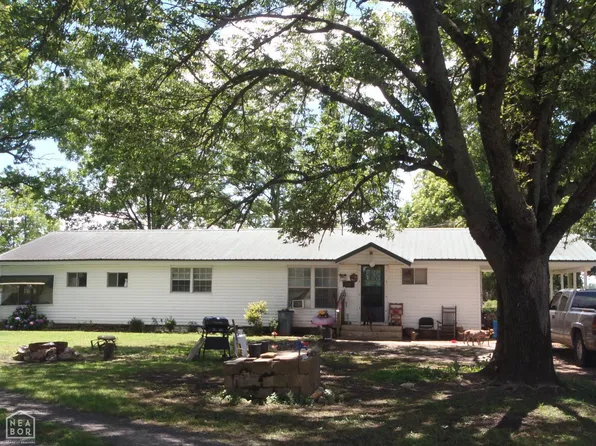 616 Jackson St #101, Newport, AR 72112