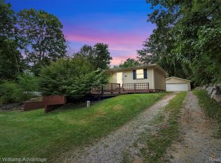 1815 Gulley Rd, Howell, MI 48843
