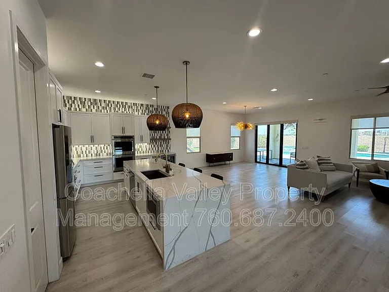 74635 Tesla Dr — Photo 11