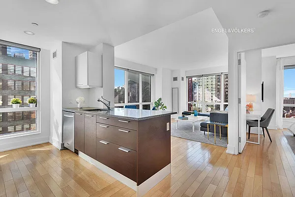 Sold by Engel & Völkers New York City | media 7