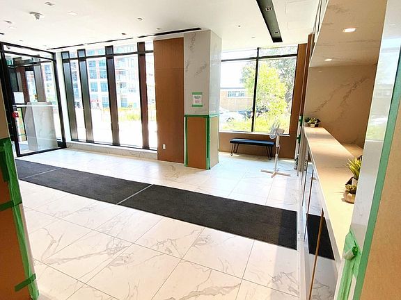 4th image of 8 Tippett Rd #1017