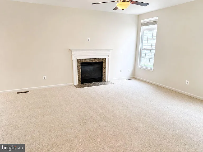 12489 Pfitzner Ct — Photo 5