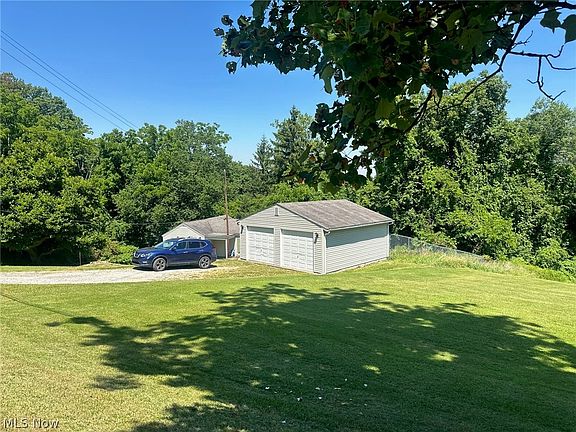3rd image of 52635 Summit Ave