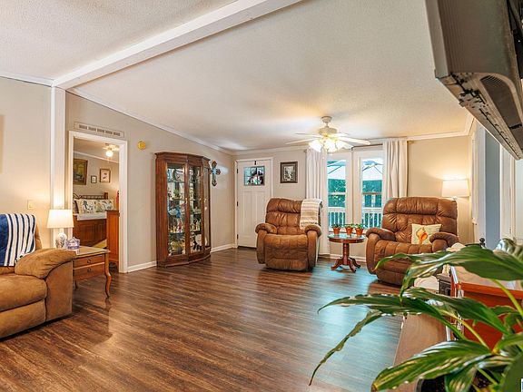 4th image of 3238 Berrywood Rd