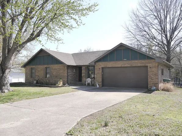 1204 W Northwood St, Bolivar, MO 65613