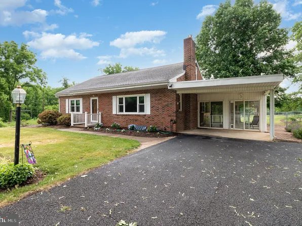 16 Timber Rd, Mechanicsburg, PA 17050
