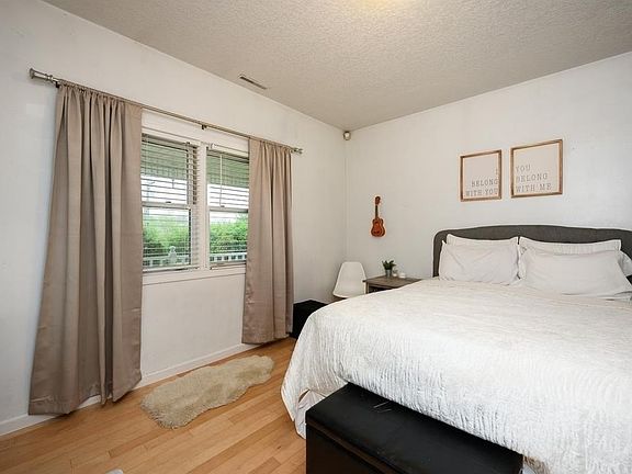 3rd image of 13584 118th Ave