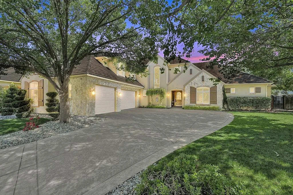 900 Tuscan Ln photo 1