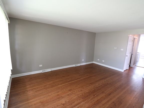 3rd image of 7803 Lawler Ave