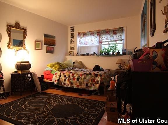 5th image of 152 Huguenot St
