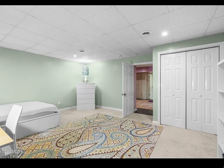 8 Fox Glove Ct — Photo 34