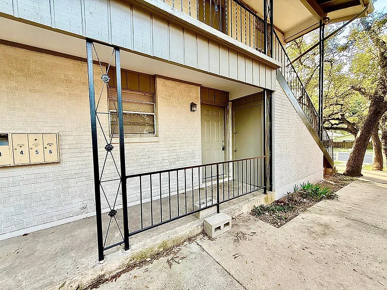 2411 S 5th St #1 — Photo 12
