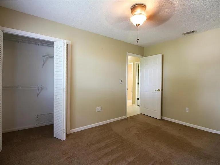 1311 Glenview Ln — Photo 26