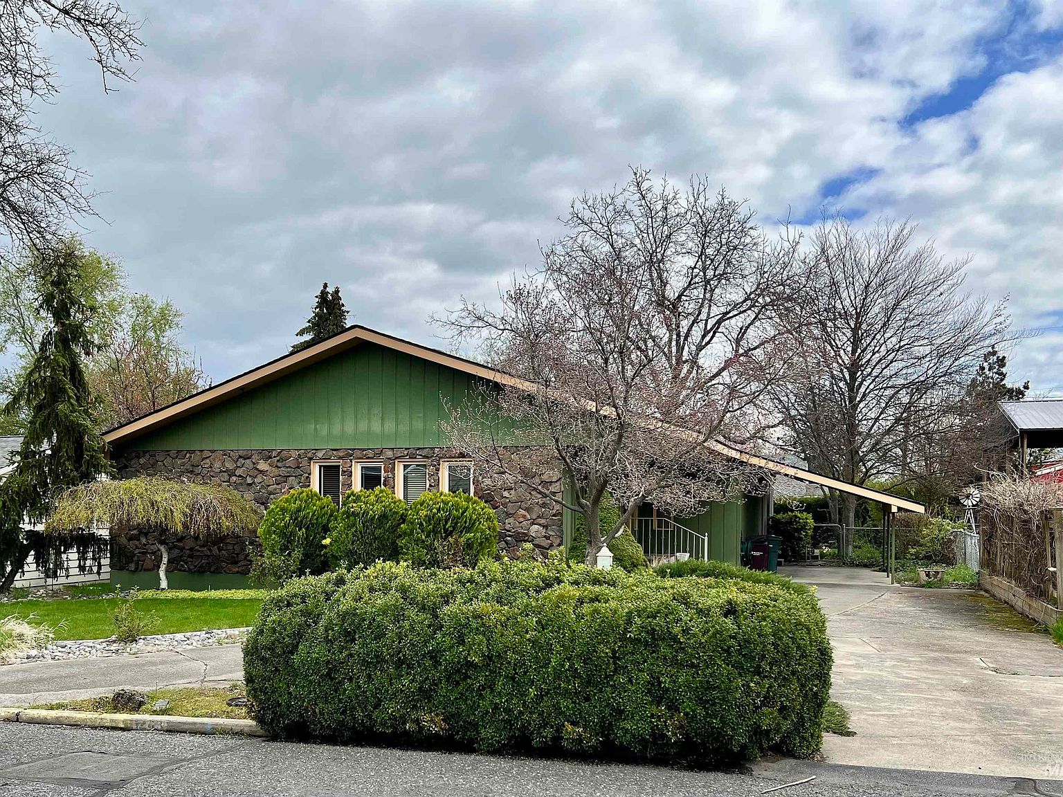 1243 11th St, Clarkston, WA 99403 | Zillow