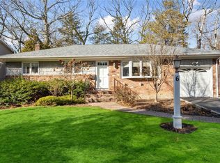 6 Charmian St, Huntington Station, NY 11746