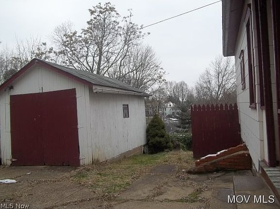 5th image of 806 Garfield Ave