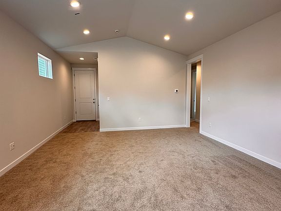3rd image of 13319 NE 84th St