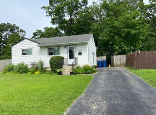 2131 Delaware Rd, Waukegan, IL 60087