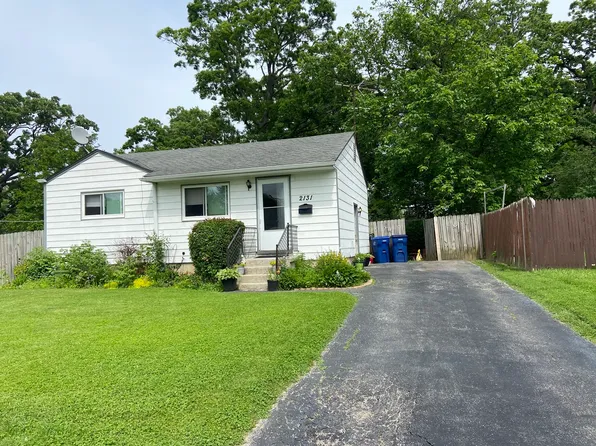 2131 Delaware Rd, Waukegan, IL 60087