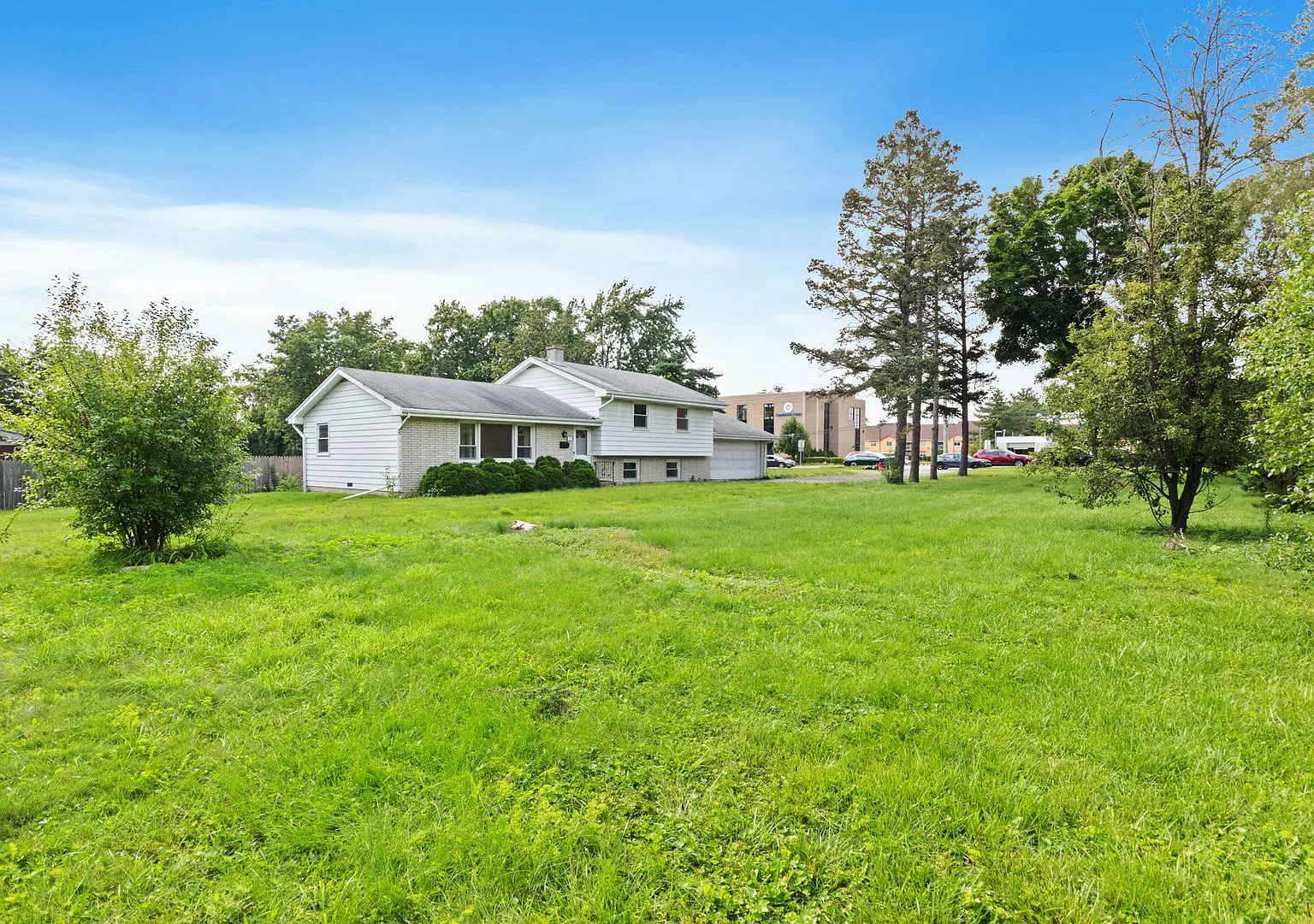 3 bed, 1298 sqft, $3,500 — Photo 3