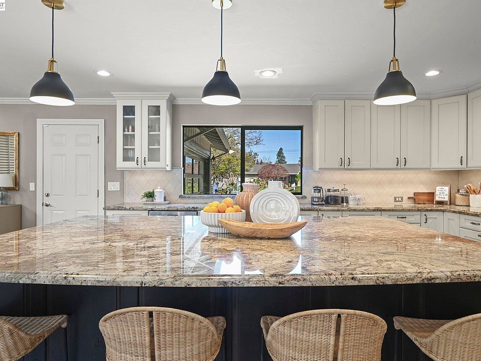 1st image of 181 Paraiso Dr