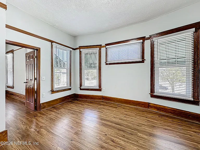 138 E Duval St — Photo 40