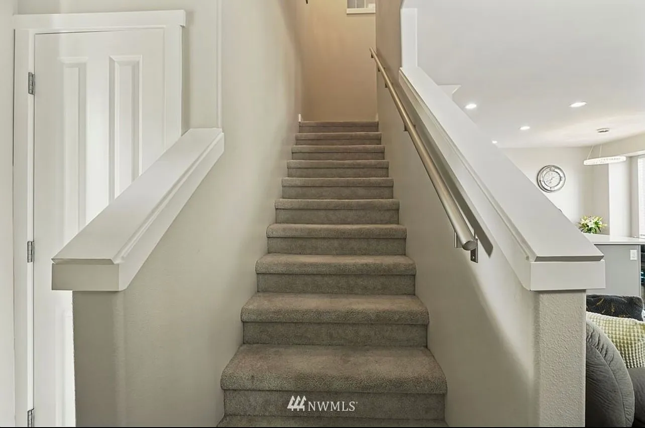 3 bed, 2.5 bath, 1591 sqft, $3,000 — Photo 4