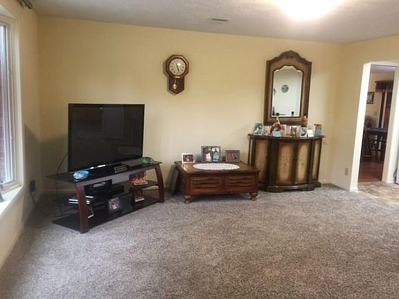 3rd image of 14128 W Hilltop Cir