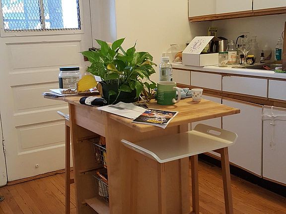 5th image of 4439 1/2 N Wolcott Ave APT 2W