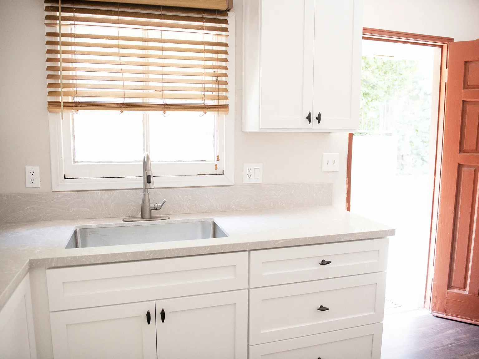 1 bed, 700 sqft, $2,195 — Photo 2