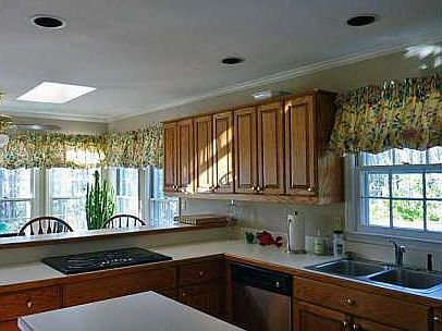 5th image of 3969 Vinyard Way NE